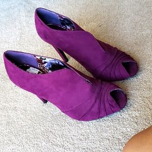 Carlos santana Plum booties